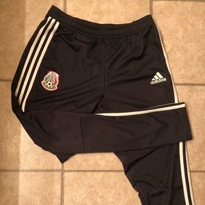 Adidas training tapered soccer pants (México)